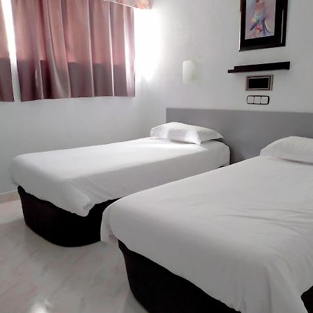 Hostal Lady Ana María Collado Villalba Exterior foto