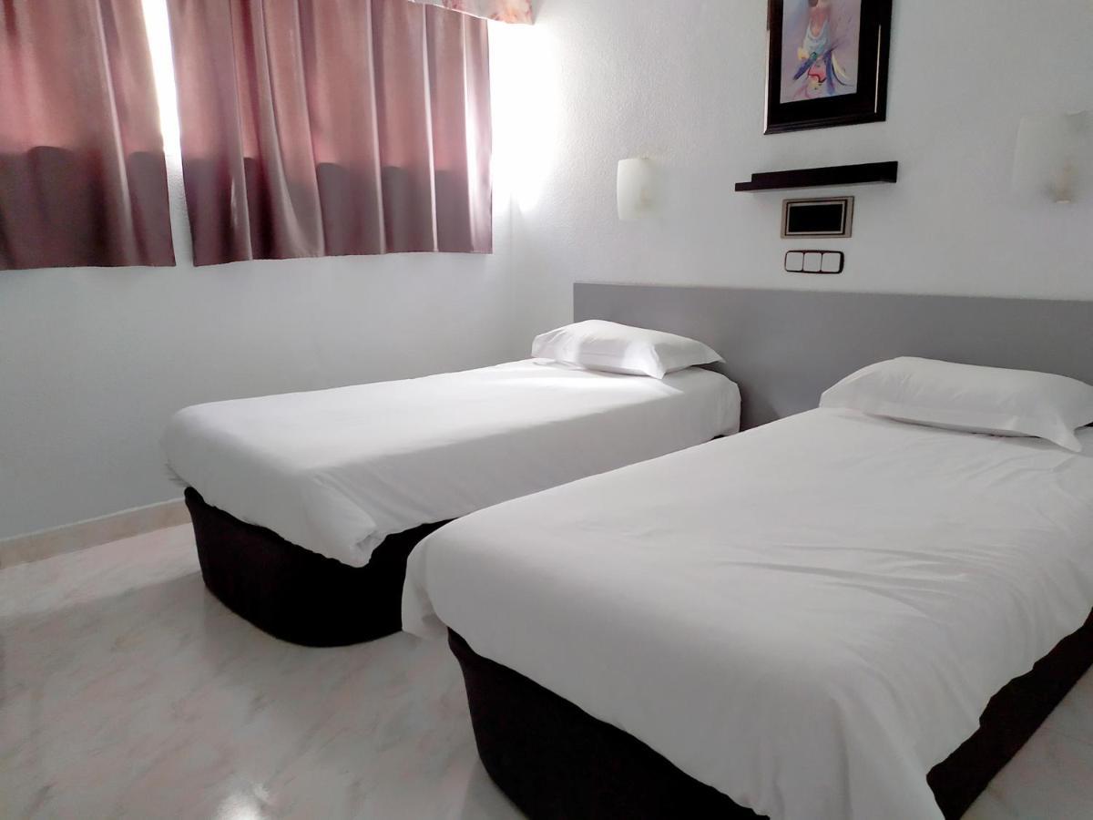 Hostal Lady Ana María Collado Villalba Exterior foto