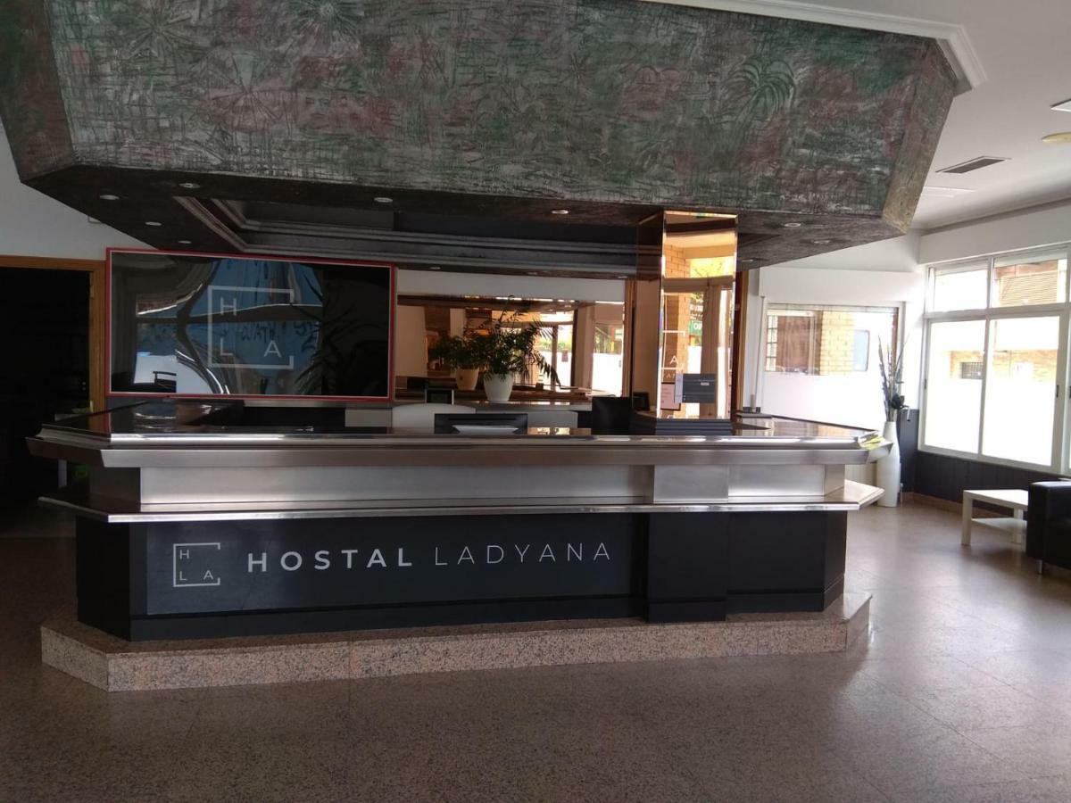 Hostal Lady Ana María Collado Villalba Exterior foto